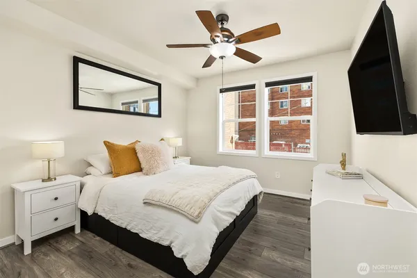 $499,000 | 530 4th Avenue West, Unit 107, Seattle, WA 98119