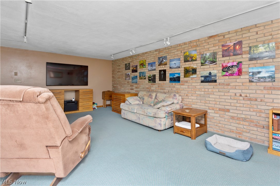 6041 Middle Ridge Road Lorain, OH 44053 - Photo 10 of 35 Gallery Image 10