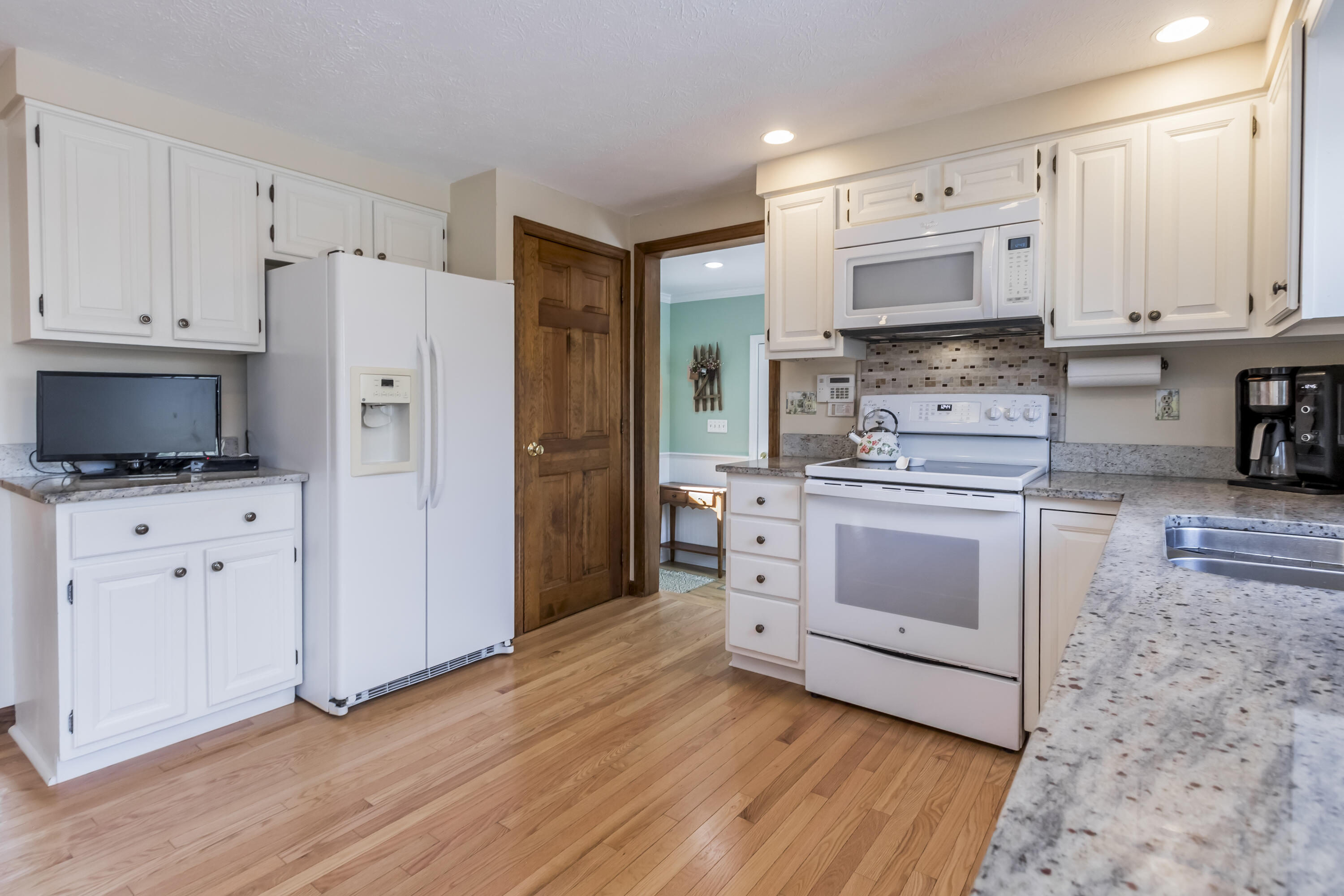 89 Clapboard Road Portland, ME 04103 - Photo 10 of 53 20240222JS-71029