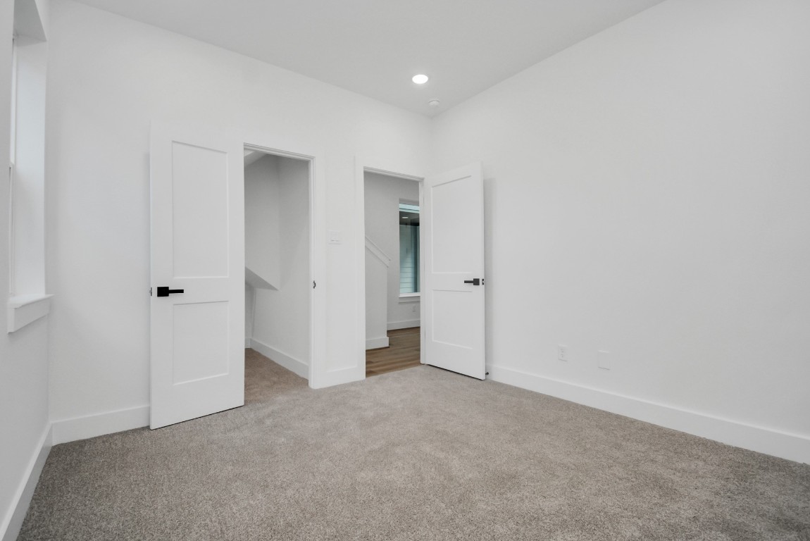 3036 Live Oak Street Houston, TX 77004 - Photo 4 of 35 an empty room with closet area