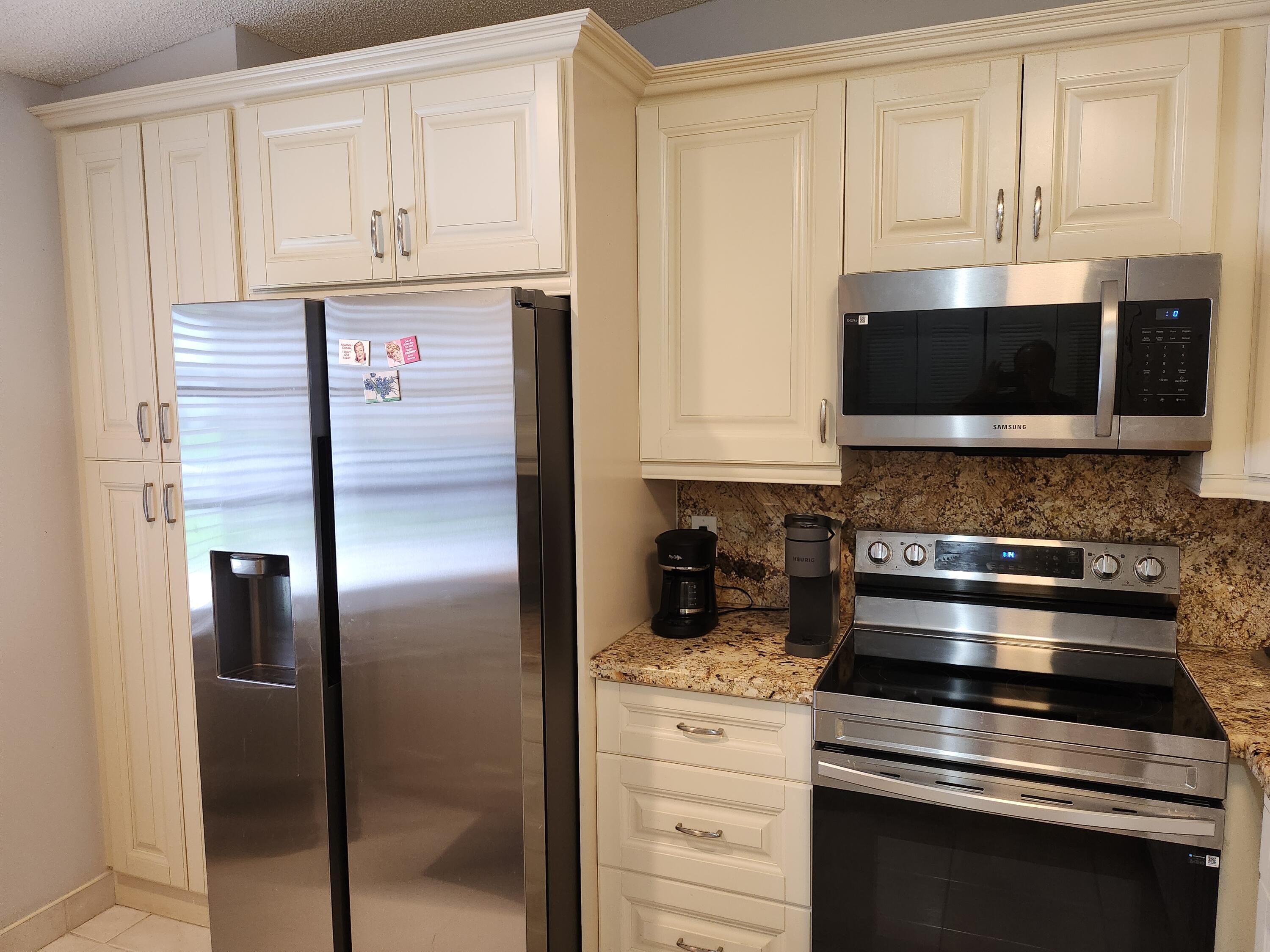 8951 Sunnywood Place Boca Raton, FL 33496 - Photo 6 of 47 8951 SUNNYWOOD PL Boca kitchen 13