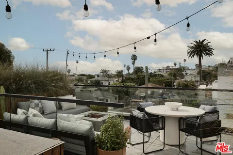 $2,695,000 | 3214 Highland Avenue, Unit 4, Santa Monica, CA 90405