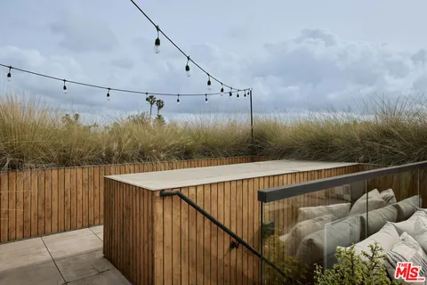 $2,695,000 | 3214 Highland Avenue, Unit 4, Santa Monica, CA 90405