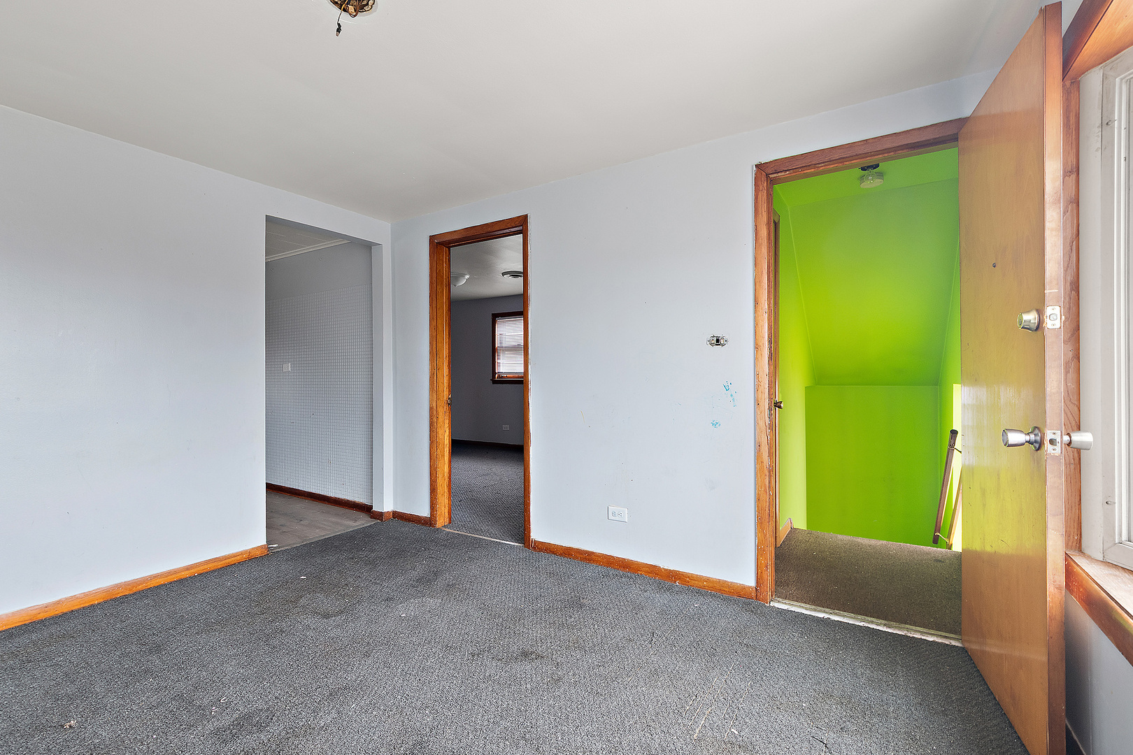 14627 South Short Street Posen, IL 60469 - Photo 13 of 31 a view of an empty room with a window