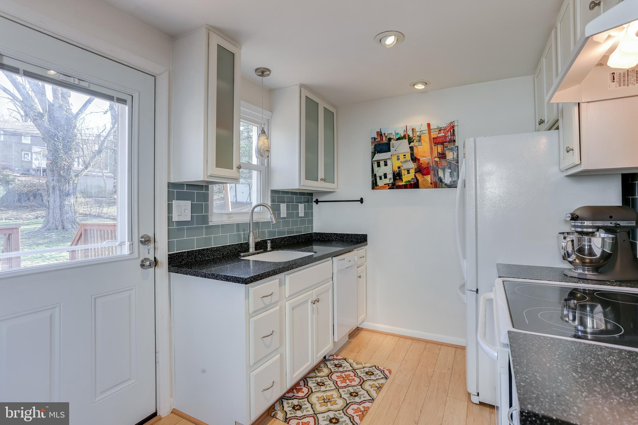 941 Olmstead Road Baltimore, MD 21208 - Photo 7 of 43