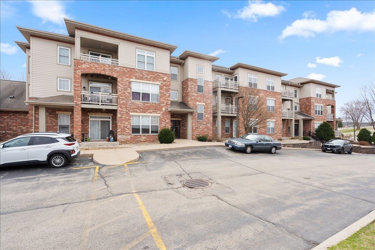 101 Metro Terrace, Unit 304 Madison, WI 53718 - Photo 32 of 37