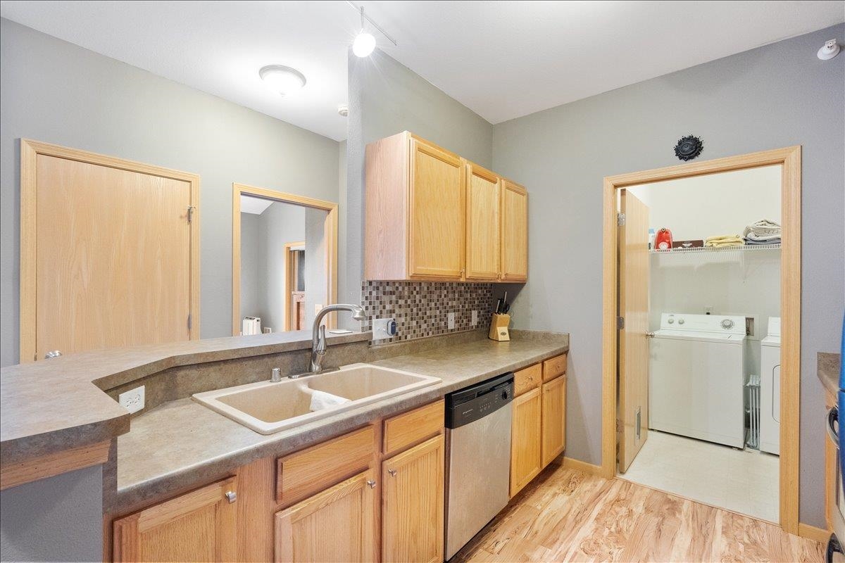 101 Metro Terrace, Unit 304 Madison, WI 53718 - Photo 4 of 37