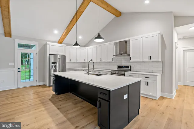 $899,999 | 11 Mistletoe Lane, Harpers Ferry, WV 25425