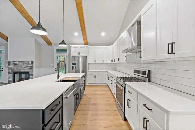 $899,999 | 11 Mistletoe Lane, Harpers Ferry, WV 25425