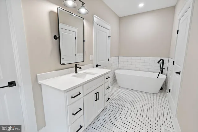 $899,999 | 11 Mistletoe Lane, Harpers Ferry, WV 25425