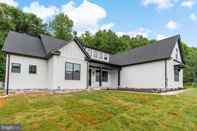 $899,999 | 11 Mistletoe Lane, Harpers Ferry, WV 25425