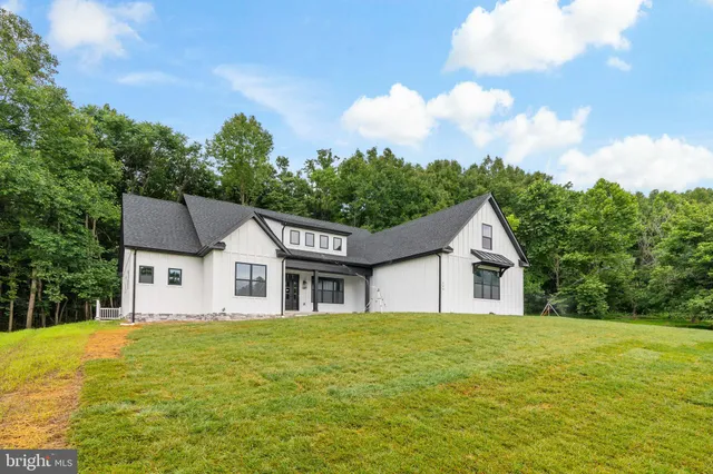 $899,999 | 11 Mistletoe Lane, Harpers Ferry, WV 25425