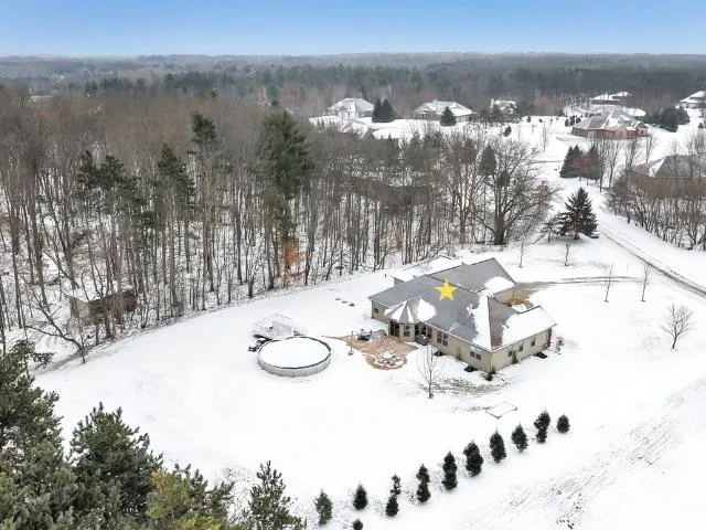 $825,000 | 3400 Wynding Ridge Way, Green Bay, WI 54313