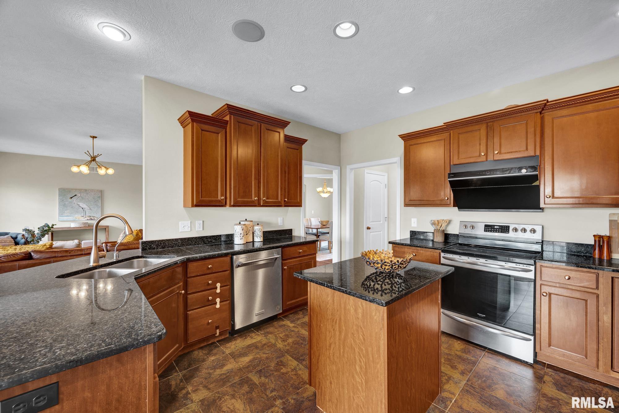 3803 West Crimson Road Dunlap, IL 61525 - Photo 14 of 62