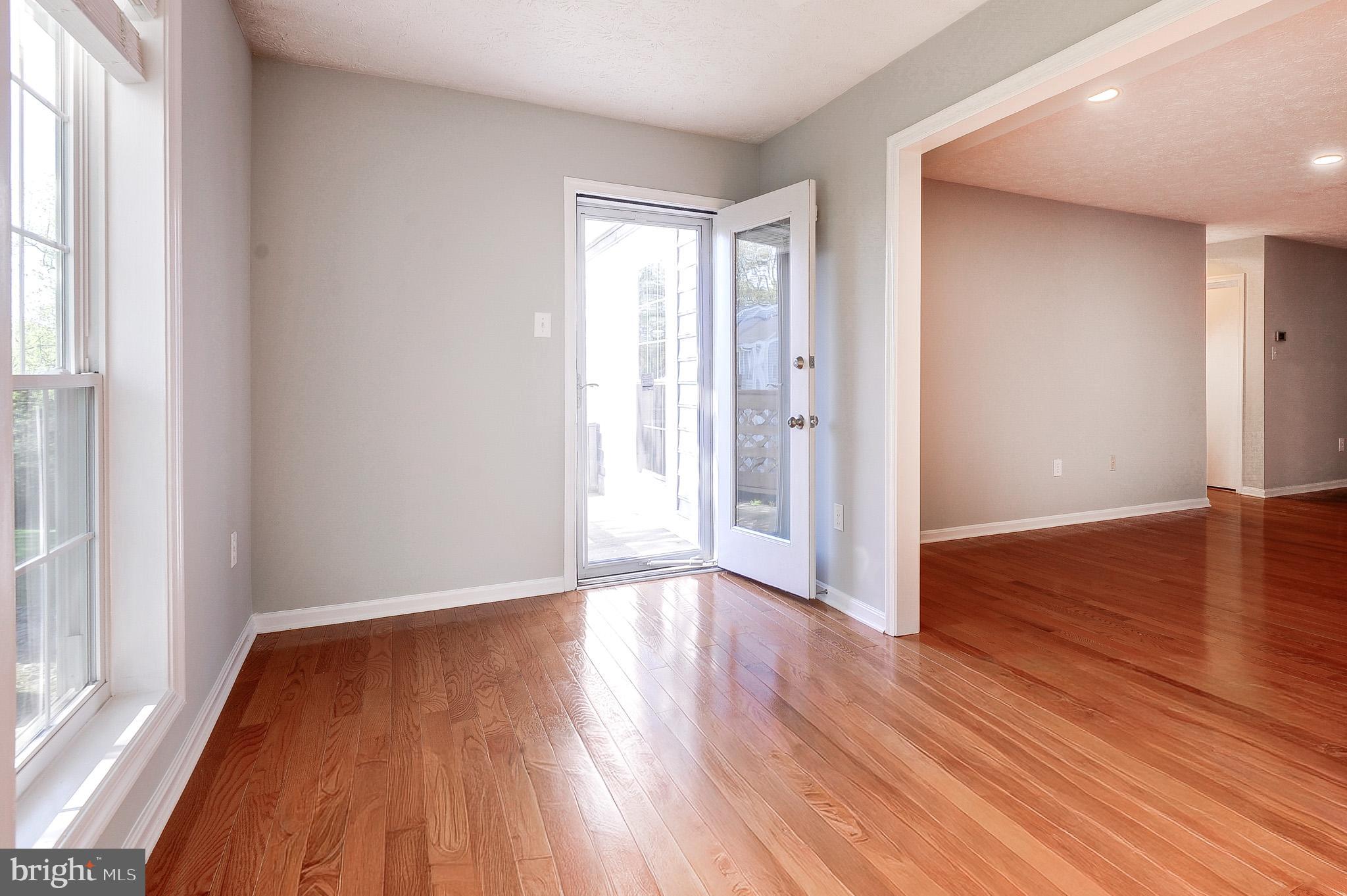 10087 Oakton Terrace Road Oakton, VA 22124 - Photo 18 of 37