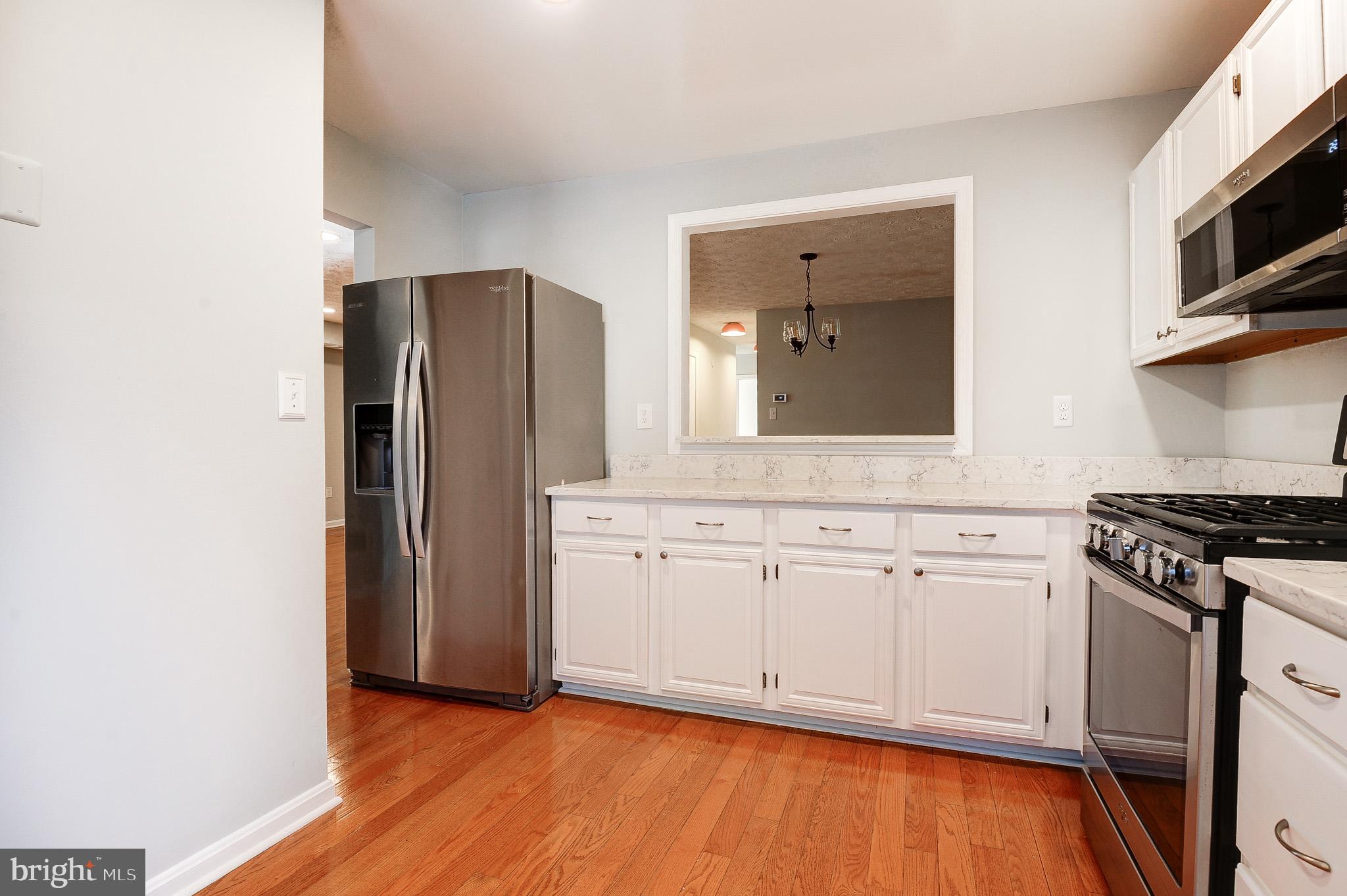 10087 Oakton Terrace Road Oakton, VA 22124 - Photo 7 of 37