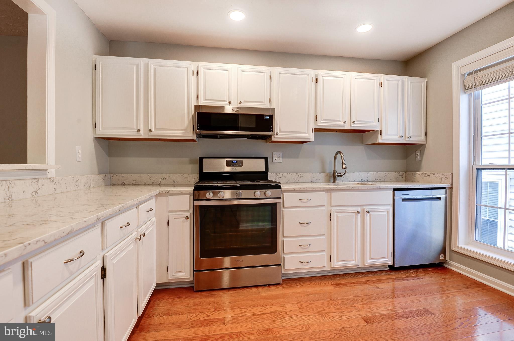 10087 Oakton Terrace Road Oakton, VA 22124 - Photo 10 of 37