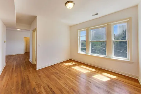 $199,000 | 5115 North Kenmore Avenue, Unit 3S, Chicago, IL 60640