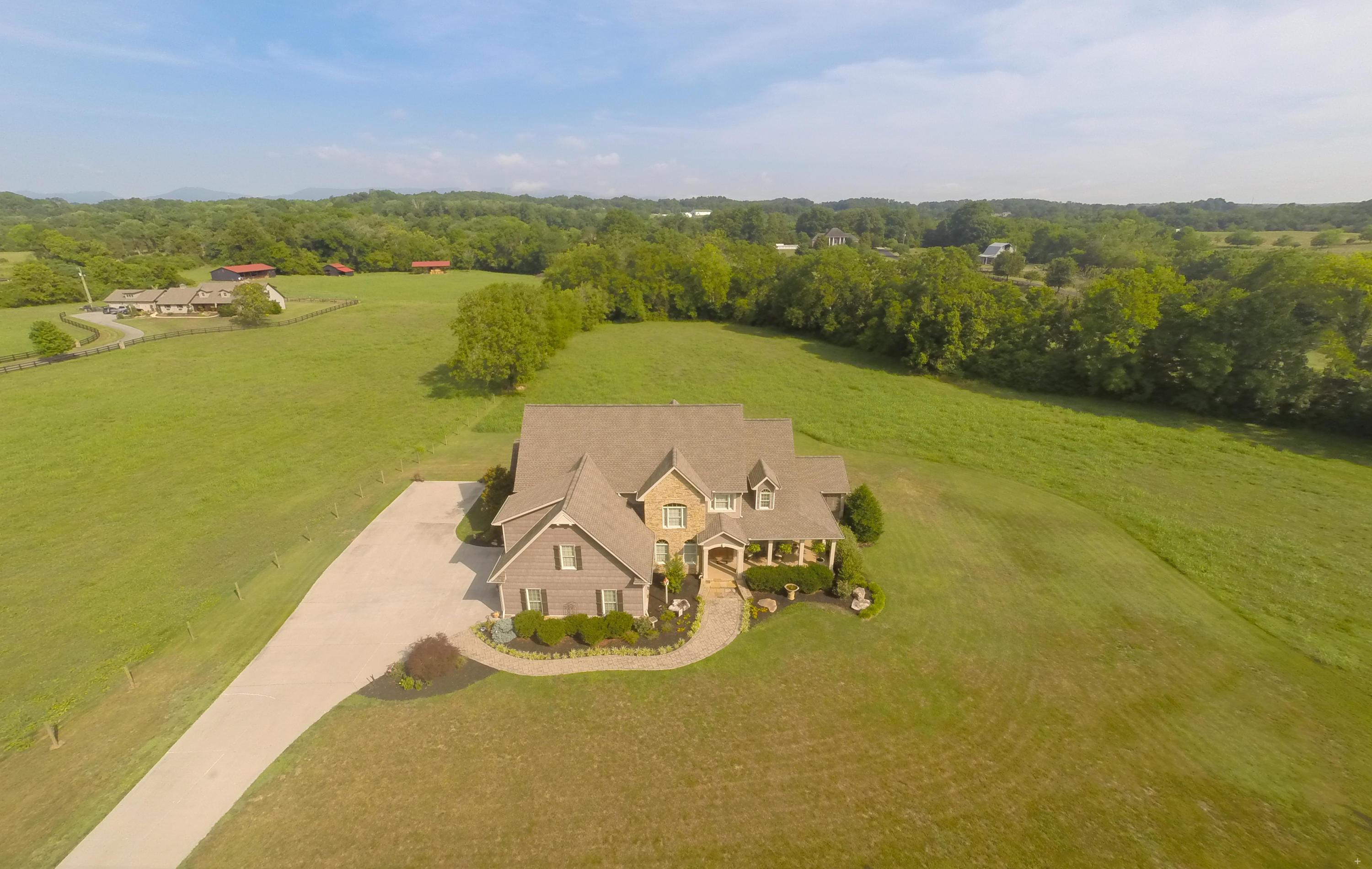 295 Brushy Valley Road Clinton, TN 37716 - Photo 2 of 40 + Air (1)