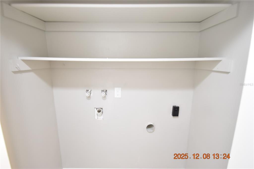 705 2nd Avenue Northwest, Unit B Ruskin, FL 33570 - Photo 19 of 29 a close up of a shower