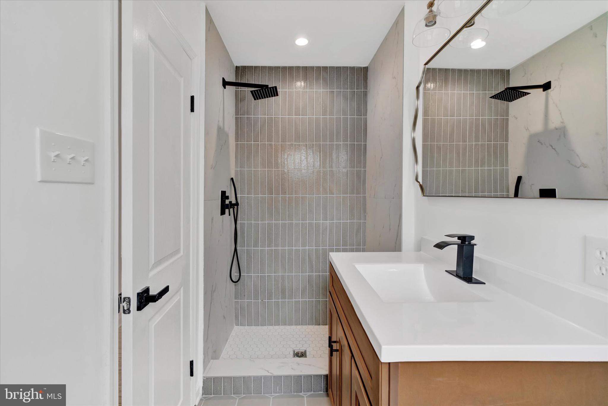 658 West Rolling Road Springfield, PA 19064 - Photo 33 of 53 Primary Bathroom