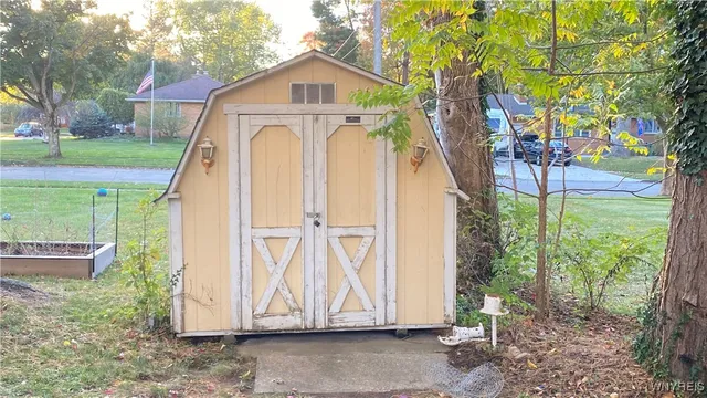 $269,900 | 13290 Colonial Woods Drive, Alden, NY 14004