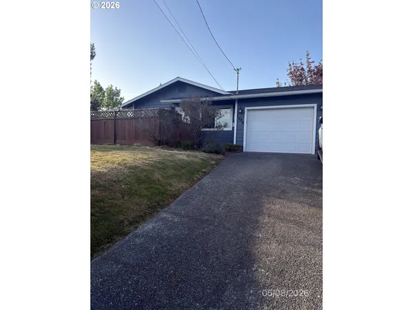 $330,000 | 1086 Lewis Street, North Bend, OR 97459