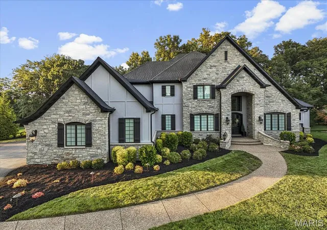 $2,400,000 | 17283 Courtyard Mill Lane, Chesterfield, MO 63005