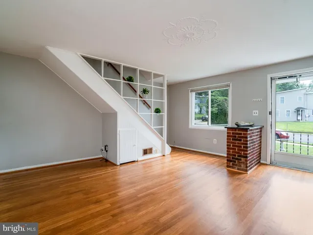 $2,750 | 10648 Ashby Place, Fairfax, VA 22030