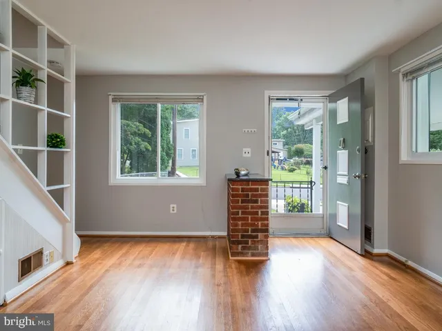 $2,750 | 10648 Ashby Place, Fairfax, VA 22030