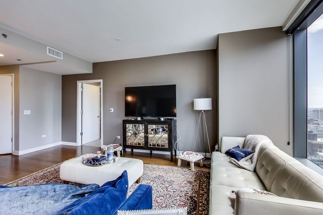 60 East Monroe Street, Unit 3606 Chicago, IL 60603 - Photo 4 of 30