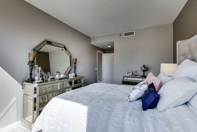 60 East Monroe Street, Unit 3606 Chicago, IL 60603 - Photo 9 of 30