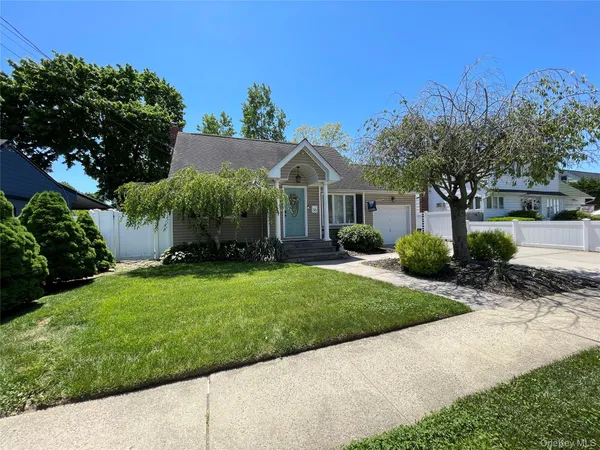 $549,990 | 36 34th Street, Copiague, NY 11726