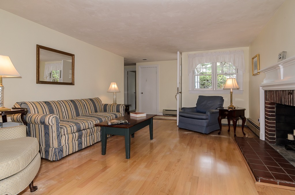 78 Fieldstone Road Westwood, MA 02090 - Photo 3 of 18 Gallery Image 3