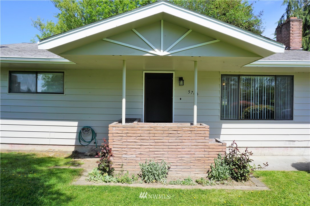 5607 Parker Road East Sumner, WA 98390 - Photo 2 of 21