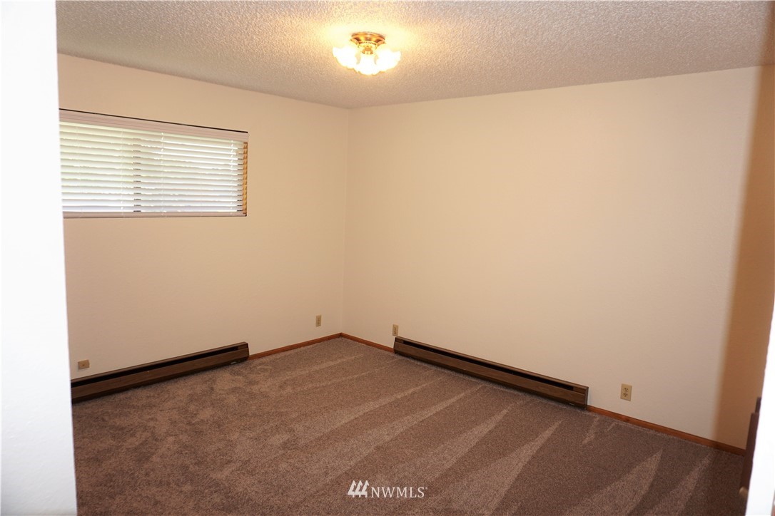 5607 Parker Road East Sumner, WA 98390 - Photo 14 of 21