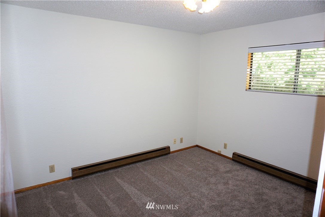 5607 Parker Road East Sumner, WA 98390 - Photo 15 of 21
