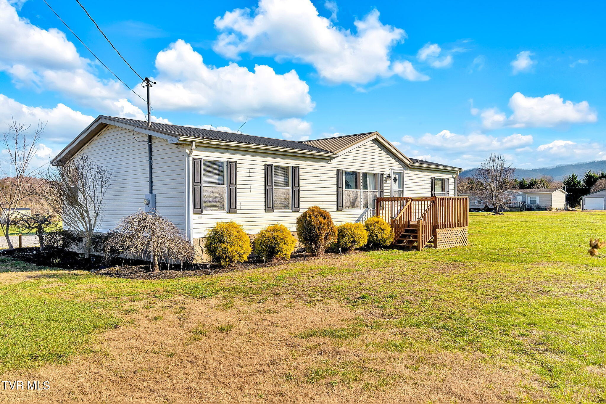 228 Bill Mauk Road Chuckey, TN 37641 - Photo 2 of 49 2-web-or-mls-DSC06173