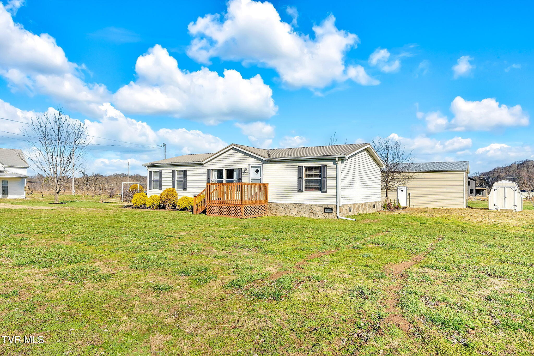 228 Bill Mauk Road Chuckey, TN 37641 - Photo 3 of 49 3-web-or-mls-DSC06179-Edit