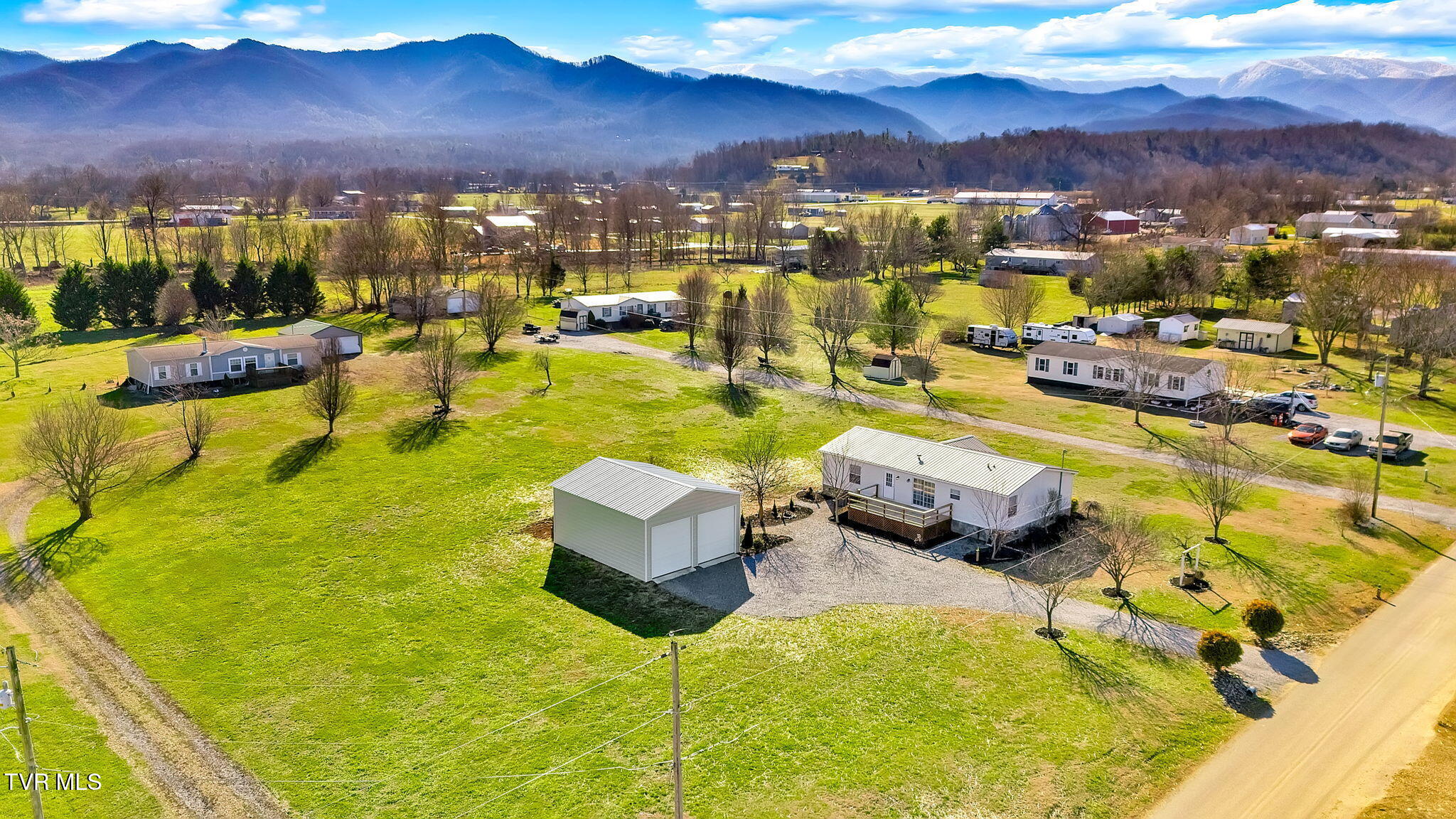 228 Bill Mauk Road Chuckey, TN 37641 - Photo 39 of 49 39-web-or-mls-DJI_20250102113703_0205_D-