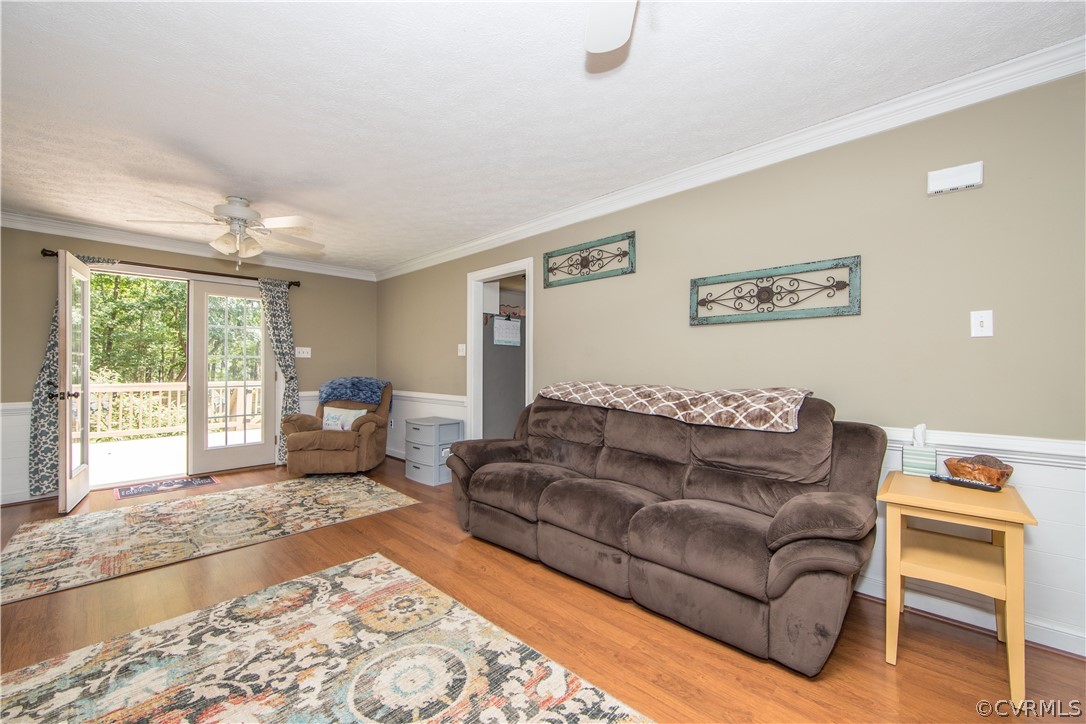 4007 Walters Drive Chester, VA 23831 - Photo 17 of 36 FAMILY ROOM