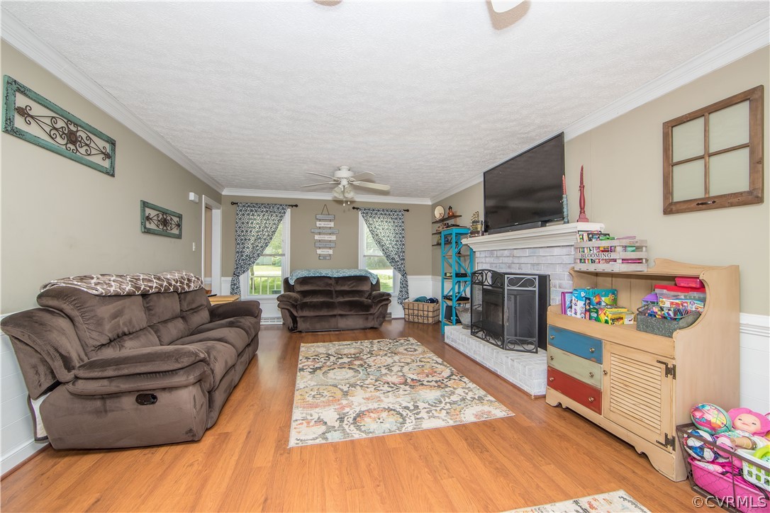 4007 Walters Drive Chester, VA 23831 - Photo 24 of 36 FAMILY ROOM WITH WOOD INSERT