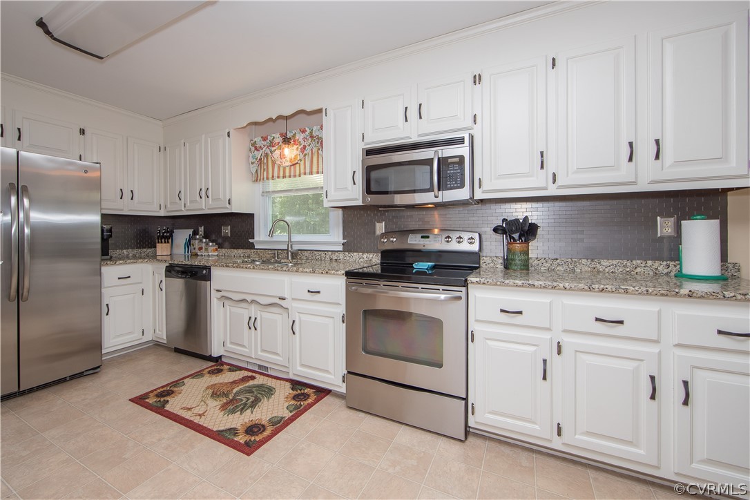 4007 Walters Drive Chester, VA 23831 - Photo 10 of 36 KITCHEN WITH GRANITE, BACKSLASH, STAINLESS STEAL A