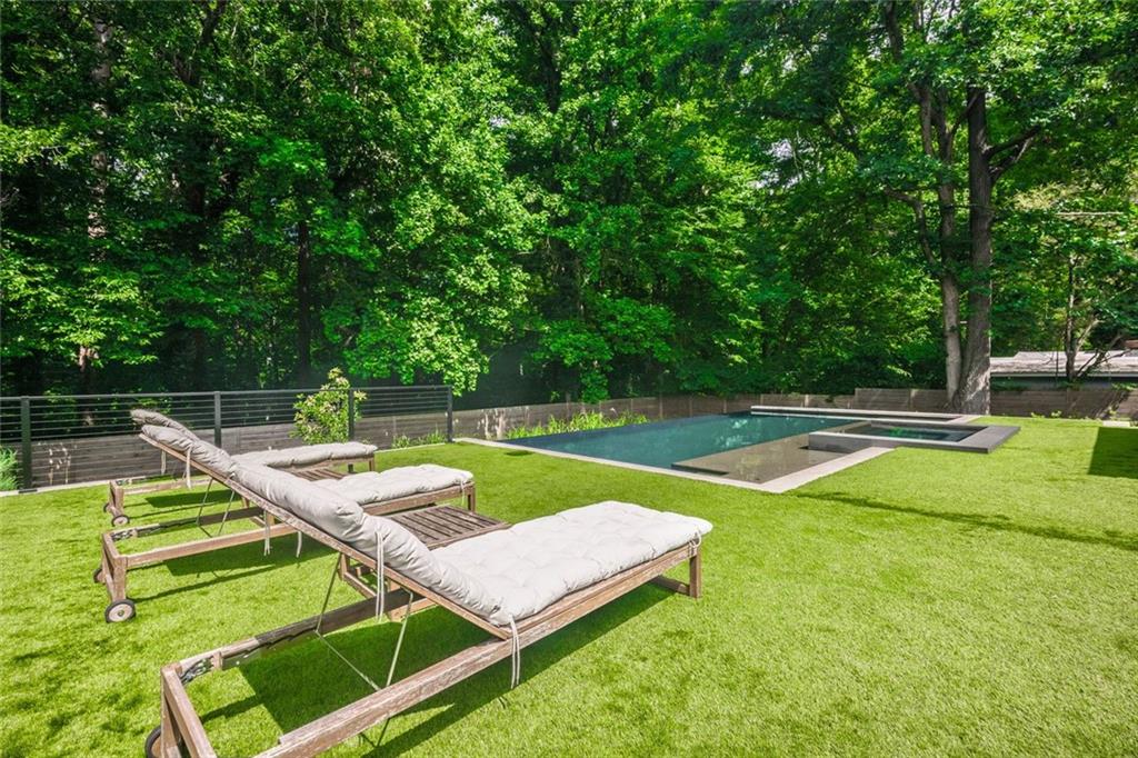 1036 Vistavia Circle Decatur, GA 30033 - Photo 38 of 55