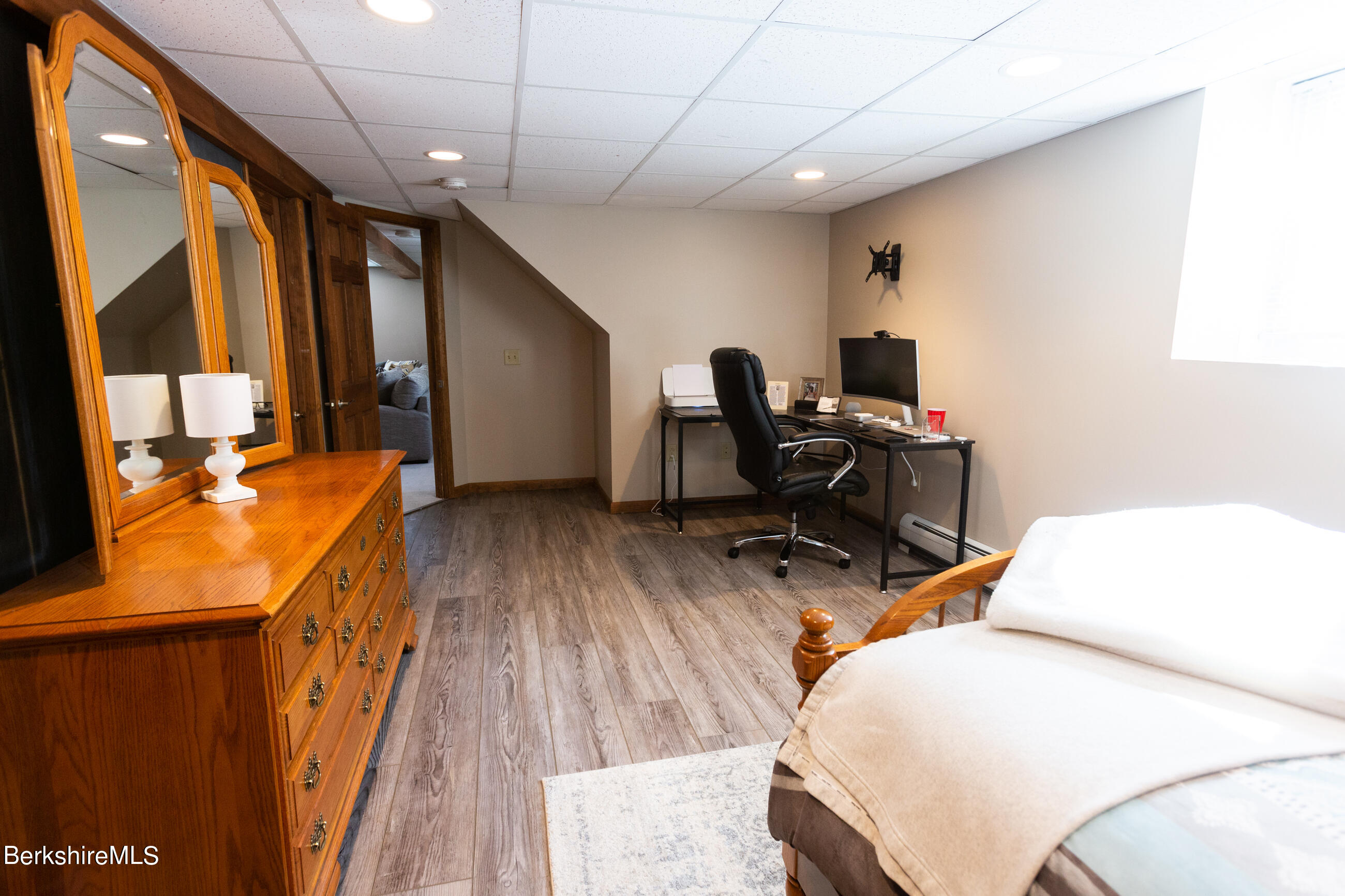 240 Partridge Road Pittsfield, MA 01201 - Photo 21 of 31 image-30