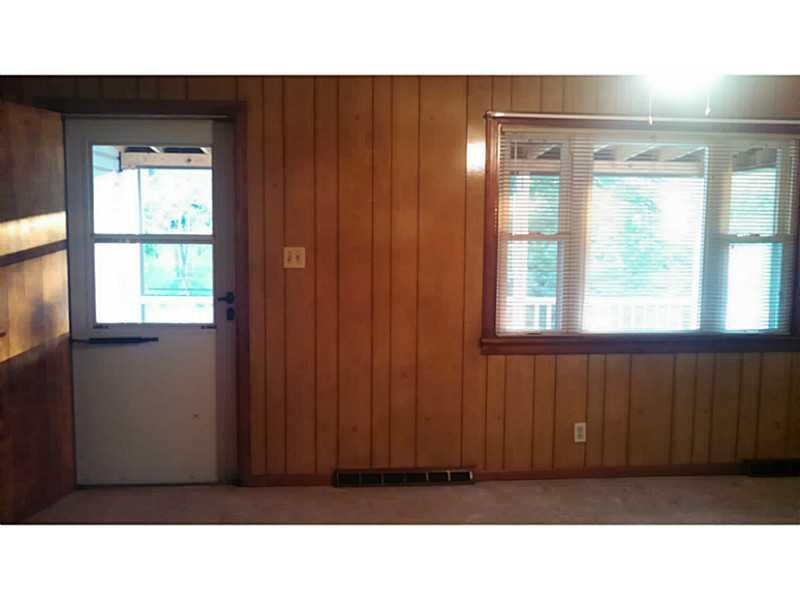 485 Pittsburgh Road Rochester, PA 15074 - Photo 11 of 25 Living Room.