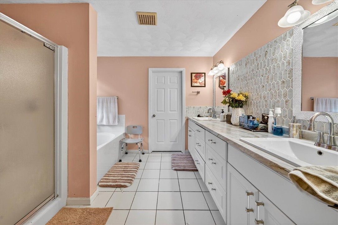 14 Audubon Lane Coventry, RI 02831 - Photo 26 of 41