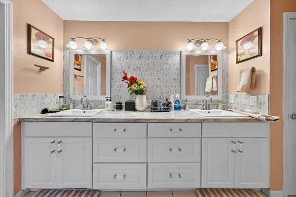 $900,000 | 14 Audubon Lane, Coventry, RI 02831