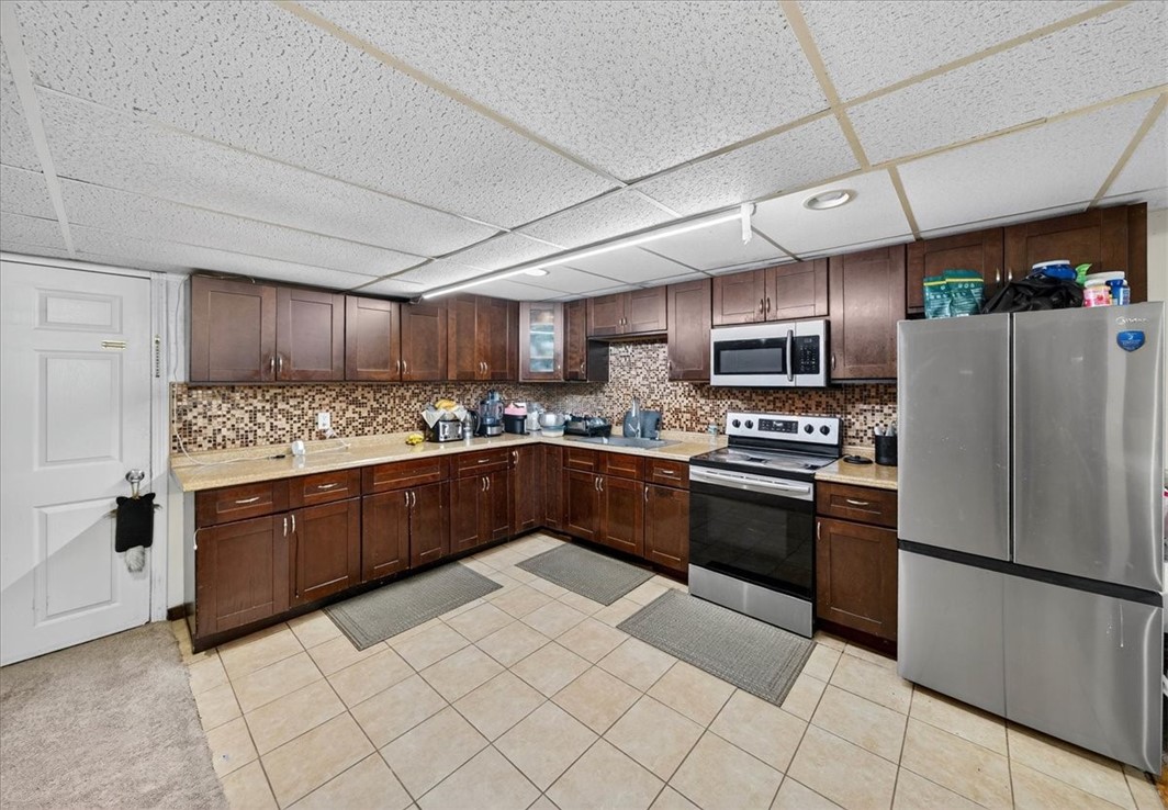 14 Audubon Lane Coventry, RI 02831 - Photo 36 of 41