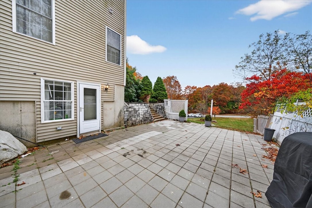 14 Audubon Lane Coventry, RI 02831 - Photo 6 of 41
